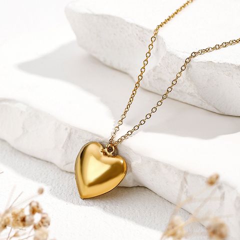 Simple Style Heart Shape Stainless Steel Three-dimensional 18k Gold Plated Pendant Necklace