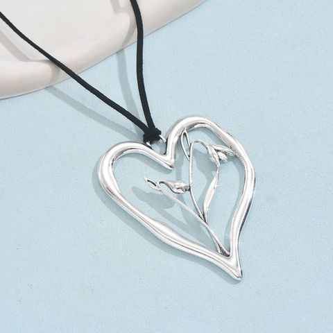 Streetwear Heart Shape Alloy Plating Silver Plated Women's Pendant Necklace