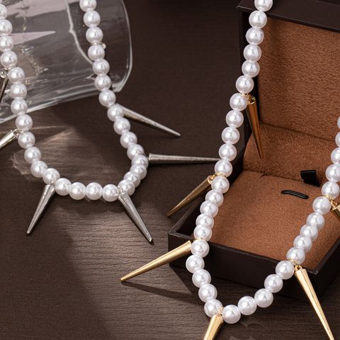 Exaggerated Punk Modern Style Pearl Plastic Zinc Alloy Beaded Women's Necklace