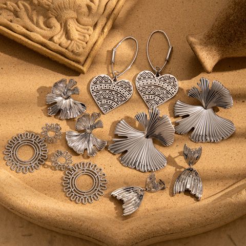1 Pair Vintage Style French Style Simple Style Heart Shape Ginkgo Leaf Fish Tail Plating Stainless Steel 18k Gold Plated Drop Earrings