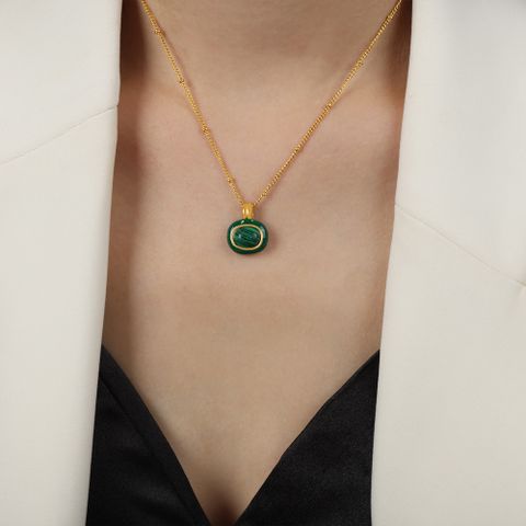 Casual Elegant Simple Style Color Block Malachite Shell Titanium Steel Plating Inlay Malachite Shell 18k Gold Plated Women's Pendant Necklace