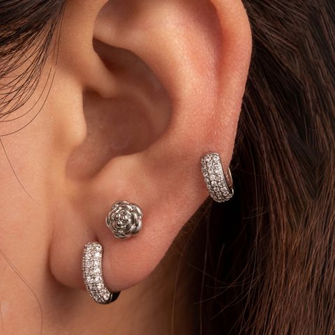1 Piece Ear Cartilage Rings & Studs Simple Style Round Flower Copper Inlay Zircon