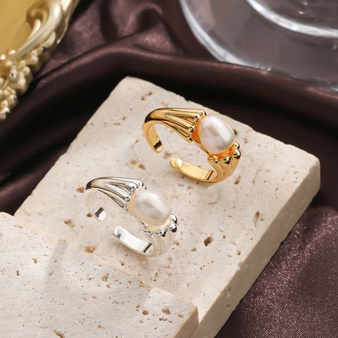 Casual Elegant Solid Color Copper Plating Inlay Freshwater Pearl 18k Gold Plated Silver Plated Rings