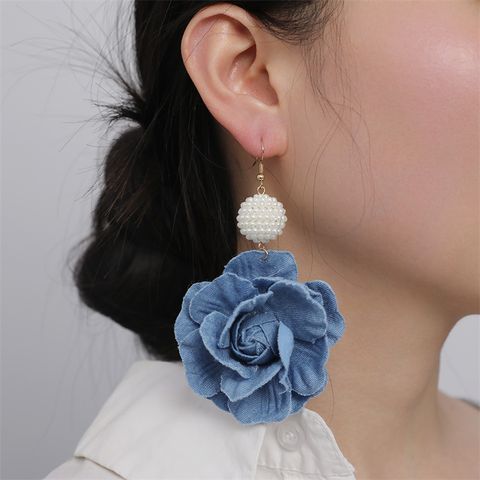 1 Pair Exaggerated Romantic Flower Pearl Three-dimensional Alloy Cloth Drop Earrings Earrings