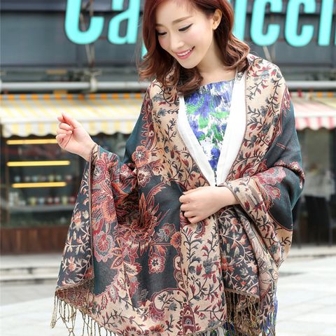 Women's Retro Ethnic Style Flower Polyester Tassel Shawl