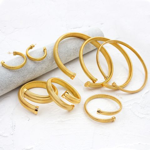 Elegant Glam Round Stainless Steel Plating 18k Gold Plated Bracelets Earrings Necklace