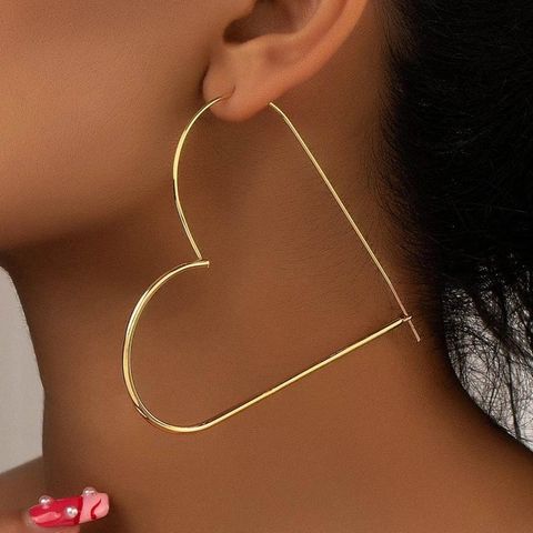 1 Paire Exagéré Style Simple Forme De Cœur Placage Alliage De Zinc Plaqué Or 14K Boucles D'oreilles Cerceau