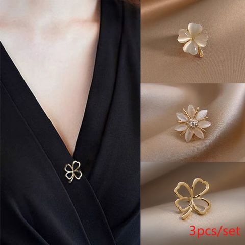 Elegant Simple Style Four Leaf Clover Flower Alloy Opal Women's Brooches