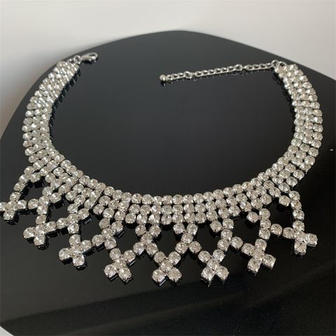Luxurious Solid Color Silver Plated Rhinestones Alloy Wholesale Necklace