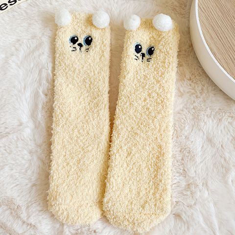 Women's Cute Simple Style Cartoon Bear Polyester Embroidery Crew Socks A Pair