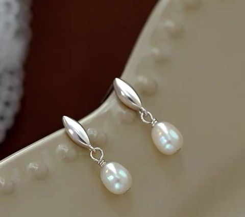 1 Pair Simple Style Commute Color Block Inlay Sterling Silver Pearl Drop Earrings