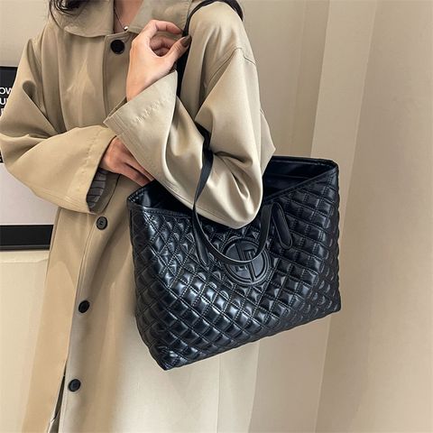 Women's Pu Leather Lattice Solid Color Preppy Style Classic Style Streetwear Sewing Thread Square Zipper Tote Bag Underarm Bag Shopping Bags