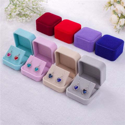 1 Piece Fashion Square Solid Color Flannel Jewelry Boxes