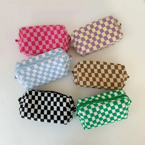 Women's Medium Knitted Fabric Plaid Fashion Square Zipper Cosmetic Bag