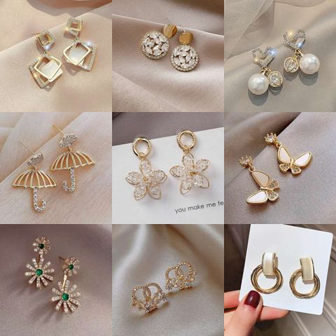 1 Pair Fashion Flower Butterfly Bow Knot Alloy Inlay Artificial Pearls Rhinestones Shell Women's Earrings
