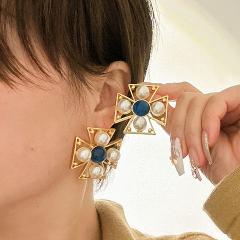 1 Pair Fashion Flower Alloy Inlay Rhinestones Women's Earrings