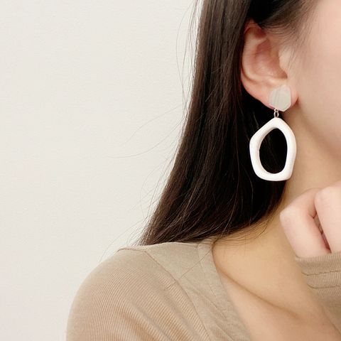 1 Pair Simple Style Irregular Plastic Resin Hollow Out Women's Drop Earrings