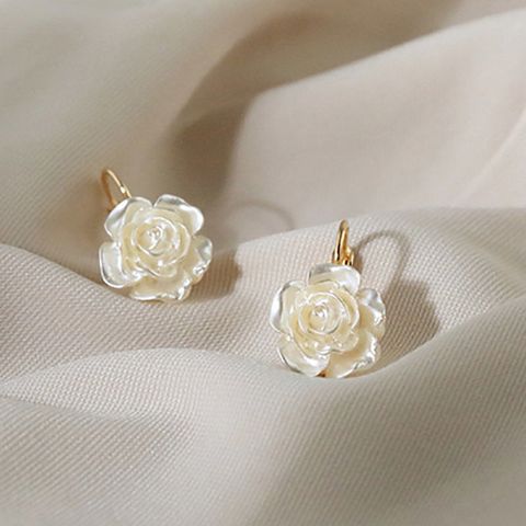 1 Par Estilo Simple Flor Aleación Labor De Retazos Mujeres Aretes