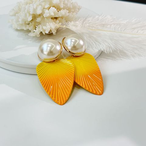 1 Pair Lady Flower Alloy Plating Inlay Artificial Pearls Women's Drop Earrings