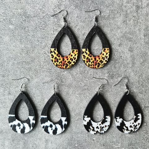 1 Pair Retro Leopard Wood Women's Drop Earrings