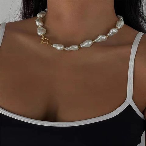 Baroque Style Solid Color Imitation Pearl Titanium Steel Beaded Plating Women's Necklace 1 Piece