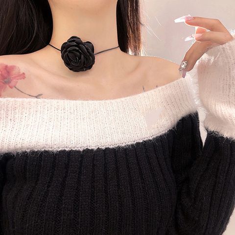 Retro Flower Alloy Women's Choker