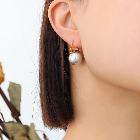 Simple Style Round Titanium Steel Inlay Pearl Earrings