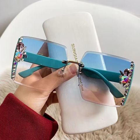 Fashion Gradient Color Pc Square Diamond Frameless Women's Sunglasses