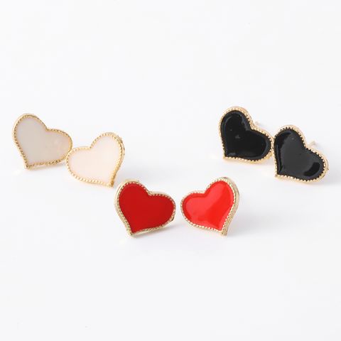 1 Pair Sweet Simple Style Classic Style Heart Shape Alloy Enamel Gold Plated Women's Ear Studs