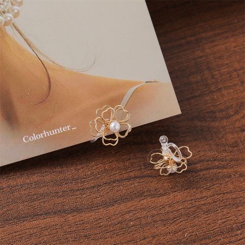 1 Pair Simple Style Flower Alloy Inlay Artificial Pearls Women's Ear Studs