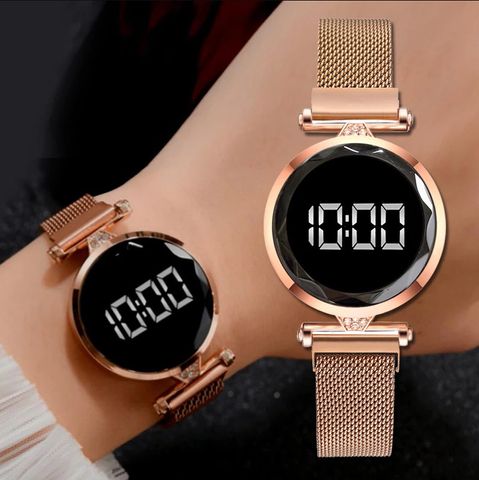 Casual Simple Style Round Magnet Buckle Quartz Women's Watches