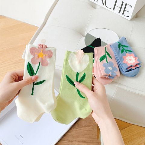 Women's Cute Flower Cotton Crew Socks A Pair