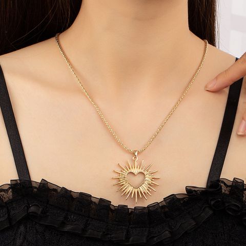Wholesale Jewelry Streetwear Sun Heart Shape Alloy Pendant Necklace