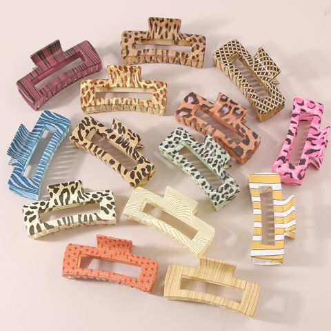 Retro Artistic Stripe Leopard Plastic Resin Printing Hair Claws