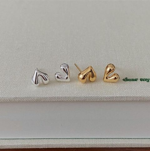 1 Pair Simple Style Heart Shape Sterling Silver Handmade Ear Studs