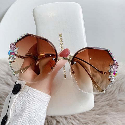 Elegant Geometric Ac Oval Frame Diamond Half Frame Women's Sunglasses