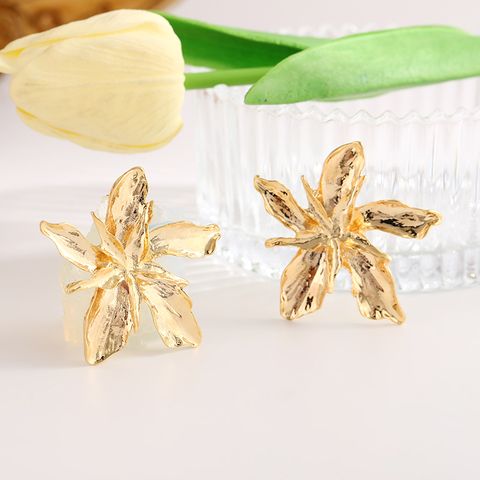 Elegant Leaves Flower Metal Plating Gold Plated Women's Ear Studs