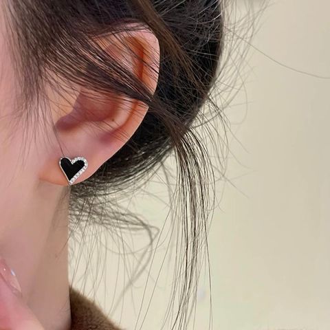 Elegant Simple Style Heart Shape Alloy Enamel Inlay Artificial Diamond Women's Ear Studs