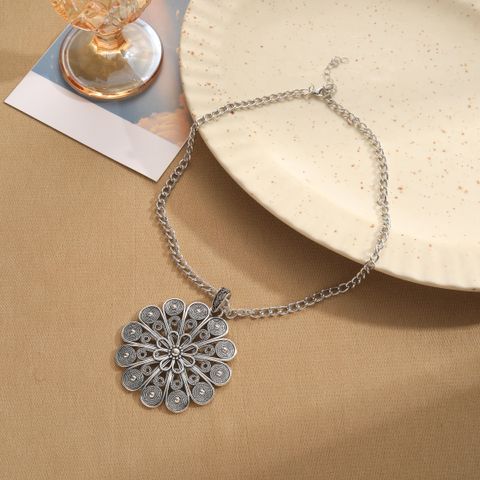 Vintage Style Square Heart Shape Flower Alloy Unisex Necklace