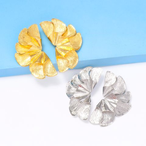 1 Pair Elegant Exaggerated Solid Color Alloy Ear Studs