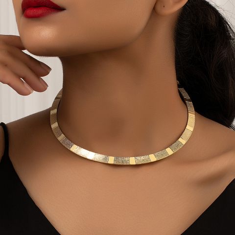Vintage Style Simple Style Solid Color Alloy Gold Plated Women's Choker
