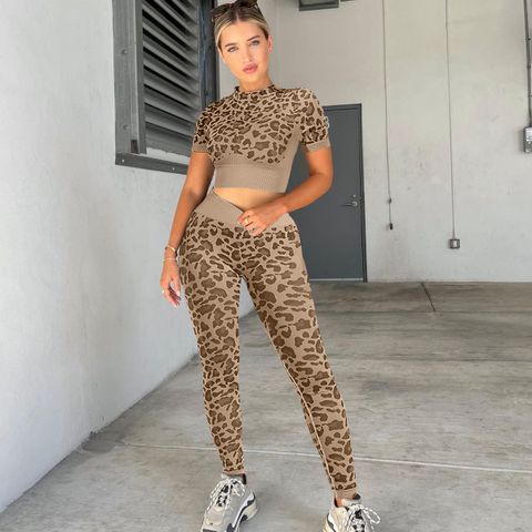 Sports Leopard Nylon Round Neck Tracksuit T-shirt Leggings