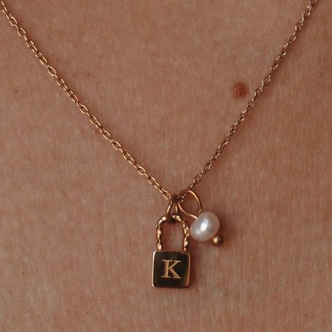 201 Stainless Steel 304 Stainless Steel Glass Gold Plated Casual Simple Style Pearl Plating Letter Lock Pendant Necklace