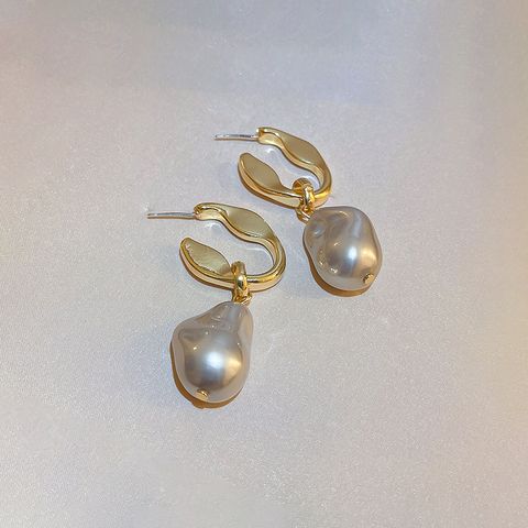 Elegant Vintage Style Geometric Alloy Inlay Artificial Pearls Women's Drop Earrings