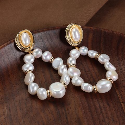 1 Pair Elegant Simple Style Irregular Beaded Plating Inlay Freshwater Pearl Copper Pearl Gold Plated Drop Earrings