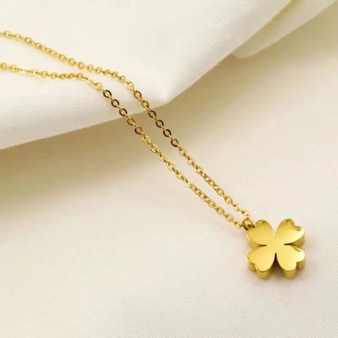 Elegant Simple Style Four Leaf Clover Titanium Steel Plating Pendant Necklace