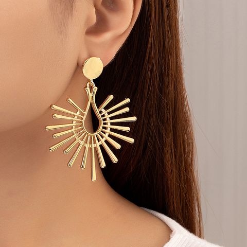 1 Pair Elegant Retro Water Droplets Plating Hollow Out Alloy Drop Earrings