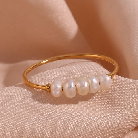 Einfacher Stil Einfarbig Rostfreier Stahl Süßwasserperle Perlen Überzug 18 Karat Vergoldet Ringe