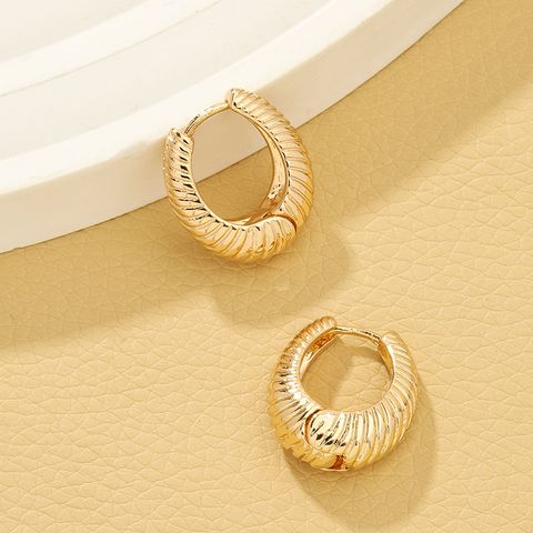 1 Pair Lady Solid Color Irregular Alloy Earrings