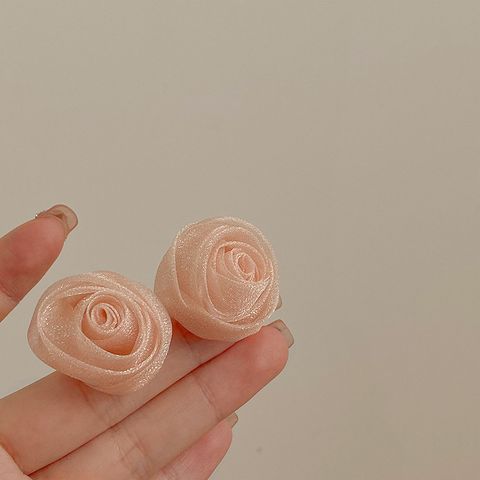 1 Pair Sweet Simple Style Flower Asymmetrical Plating Inlay Alloy Gauze Rhinestones Pearl Ear Studs
